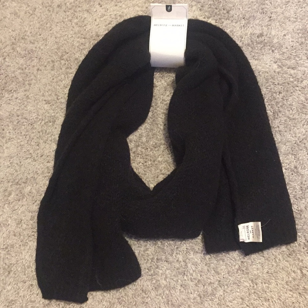 Melrose and market black knit scarf